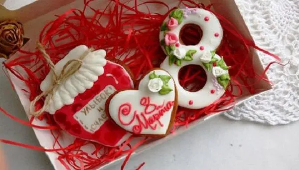 Что подарить маме на 8 марта