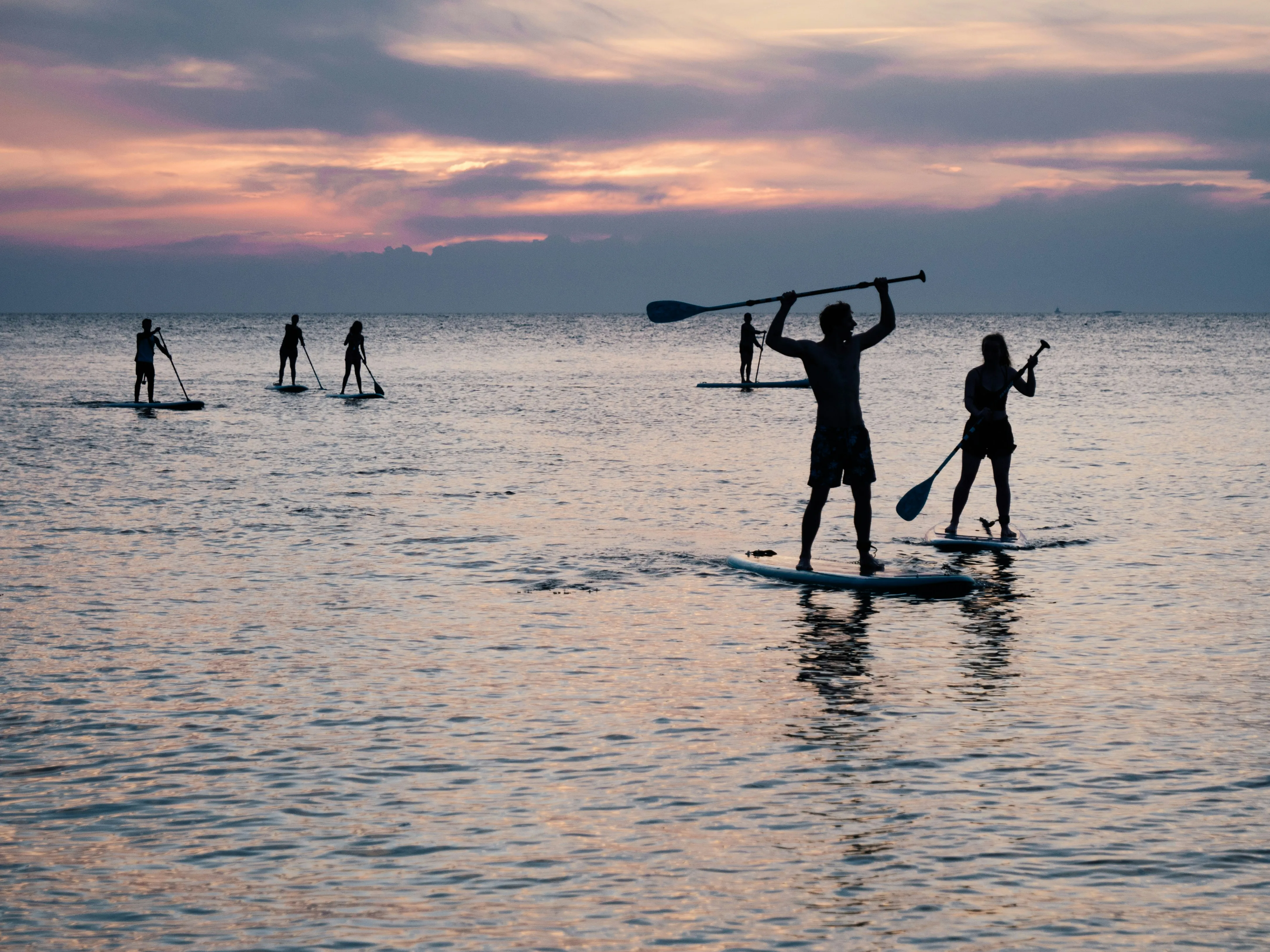 SUP-прогулка на воде для семьи в Алматы