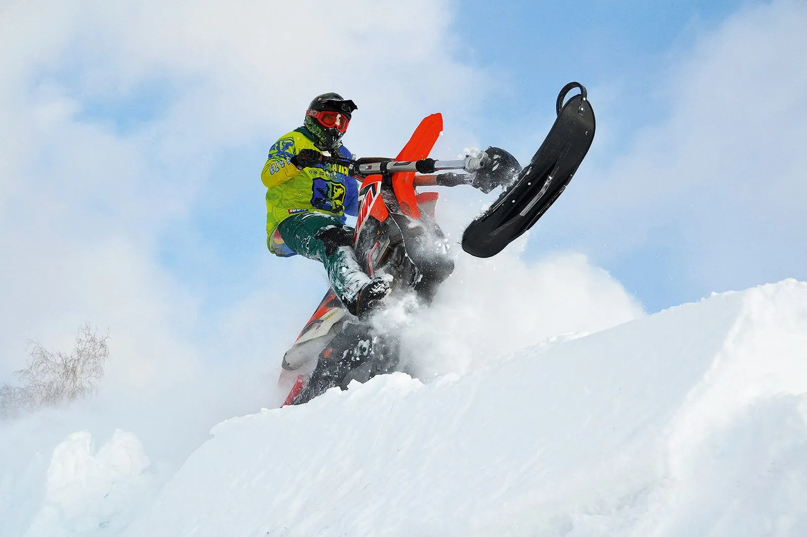 Снежные покатушки на сноубайках в Алматы