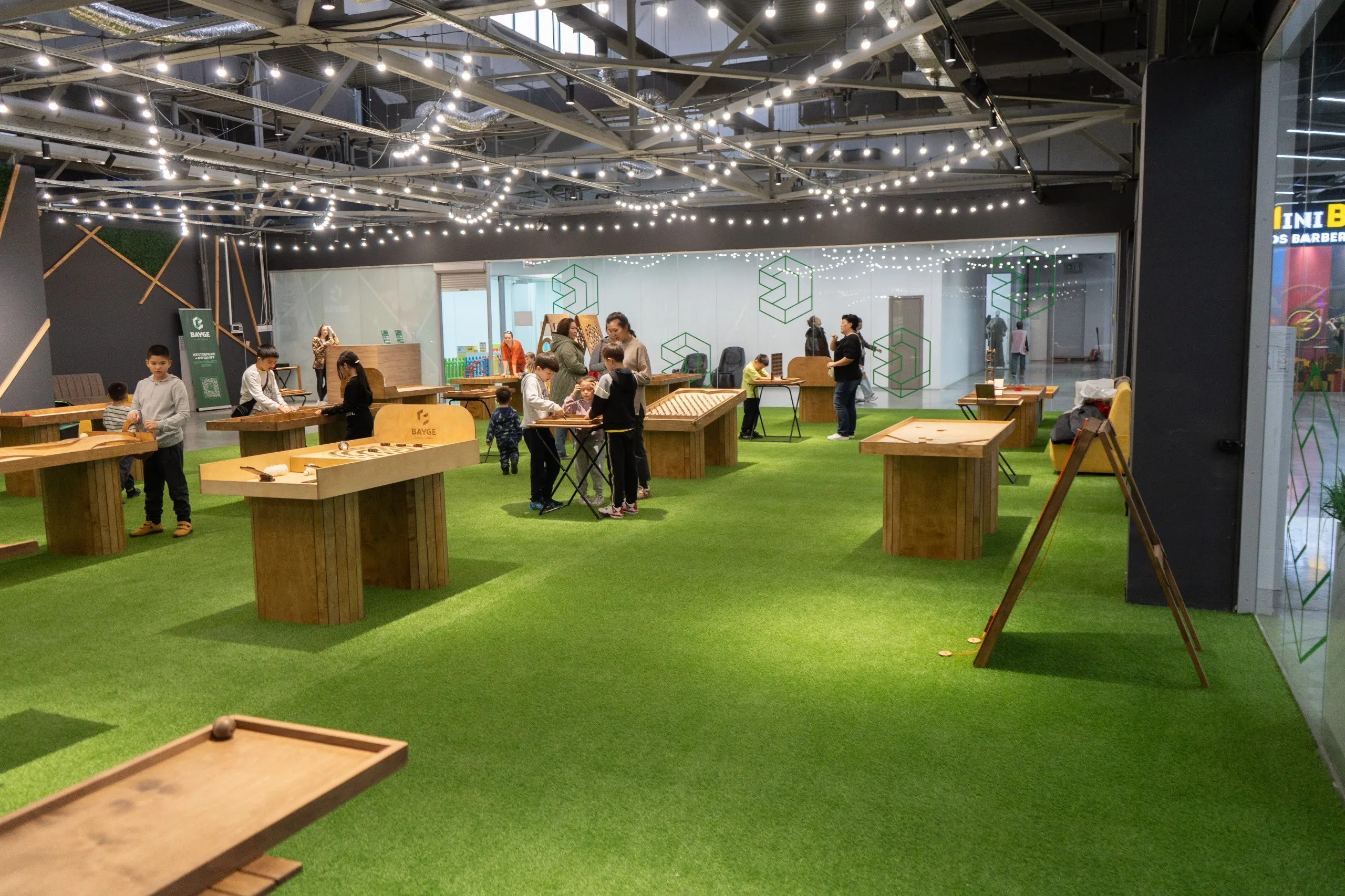 Посещение парка игр из дерева "Bayge" 